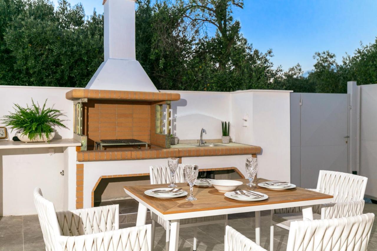 Jacuzzi Deluxe Villa Skala Sotiros Buitenkant foto